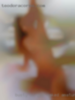 Busty single naked amatures woman nude from Warwick.
